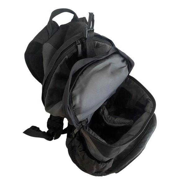 TAMRAC SAS Professional Padded Camera Backpack BLACK/GREY 15” - Picture 7 of 13